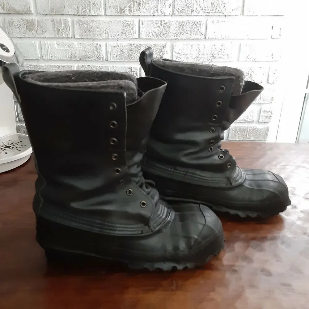 LaCrosse Leather Upper De-icer Black,Steel Shank Boot sz 6? CSA Approval